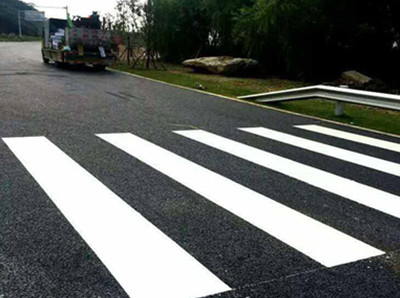 马路人行道划线