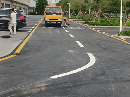 小区弯道划线